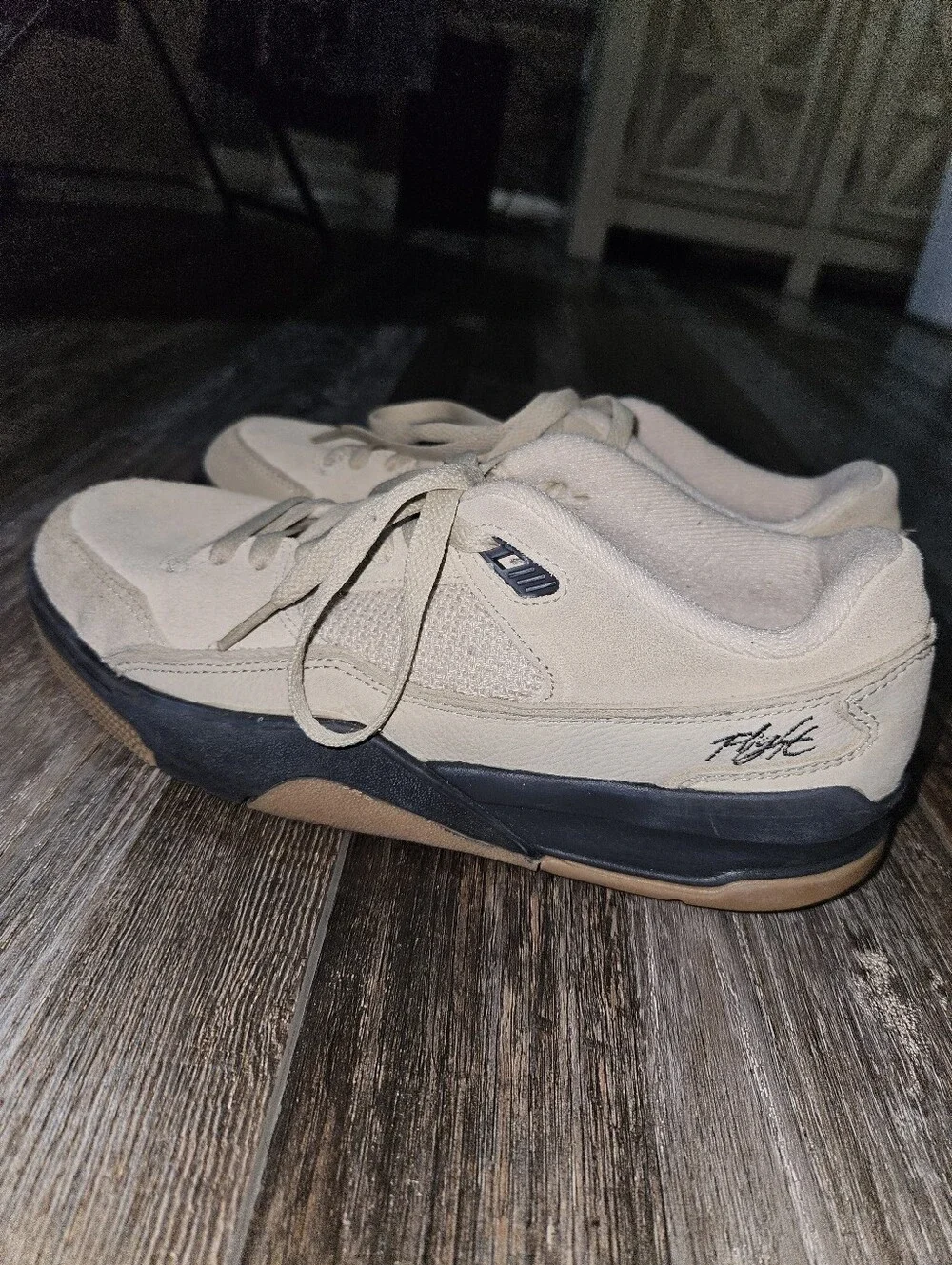 Men's Casual Suede Low-Top Jordan Sneakers in Beige